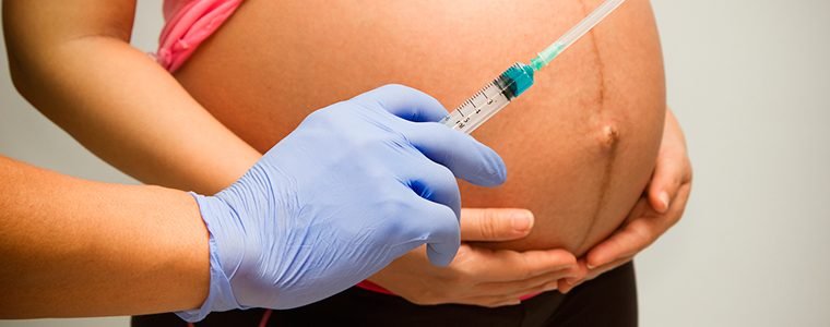 Vacinação contra gripe durante gravidez protege crianças no início da vida